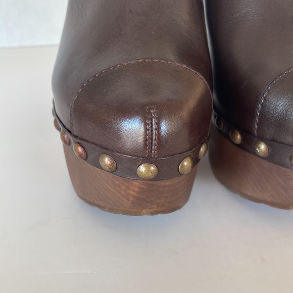 Chanel Brown Leather Platform Clogs - Picture 5 of 11